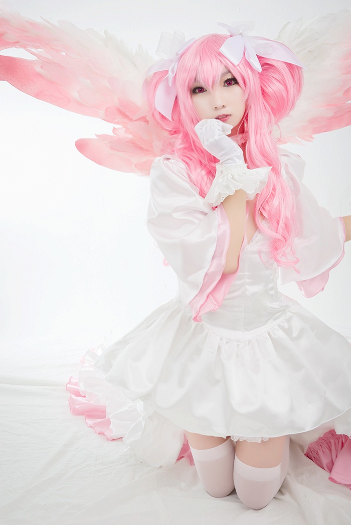 kaname madoka and ultimate madoka (mahou shoujo madoka magica)