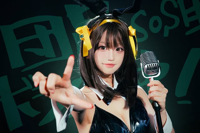 suzumiya haruhi (suzumiya haruhi no yuuutsu) by liha_cosplay