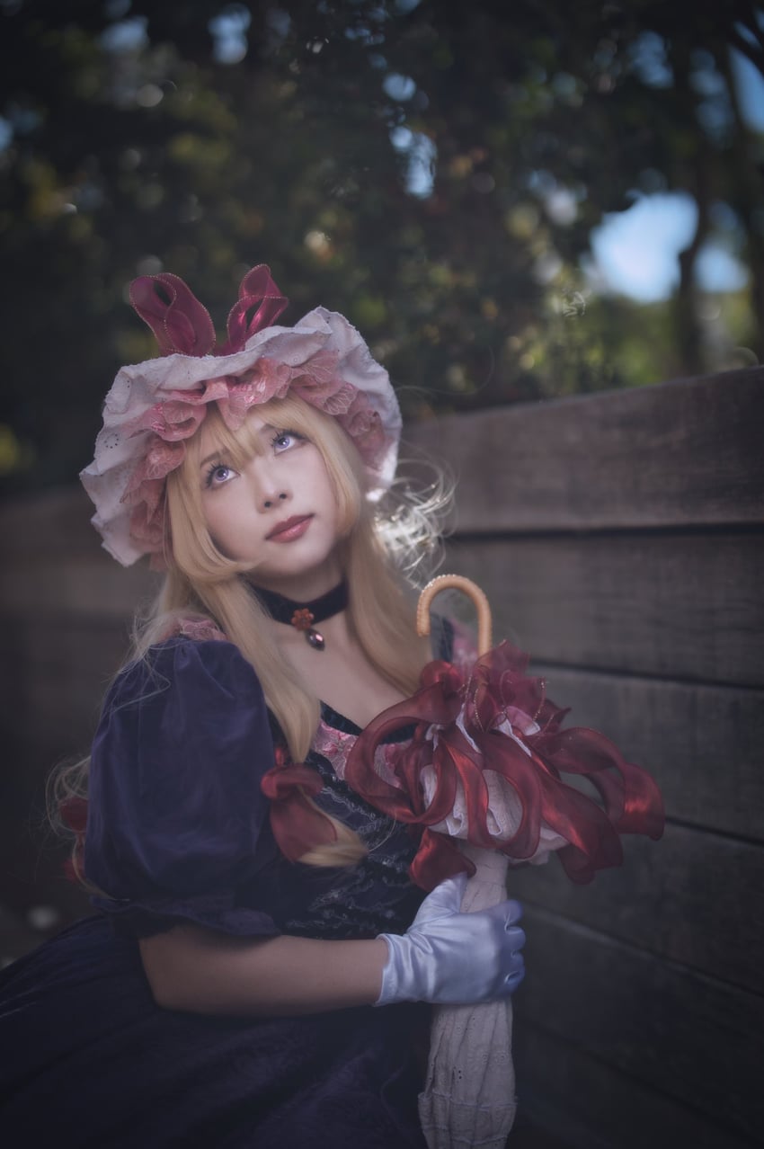 yakumo yukari (touhou) by akiika117_(photographer) and tikatika_ti