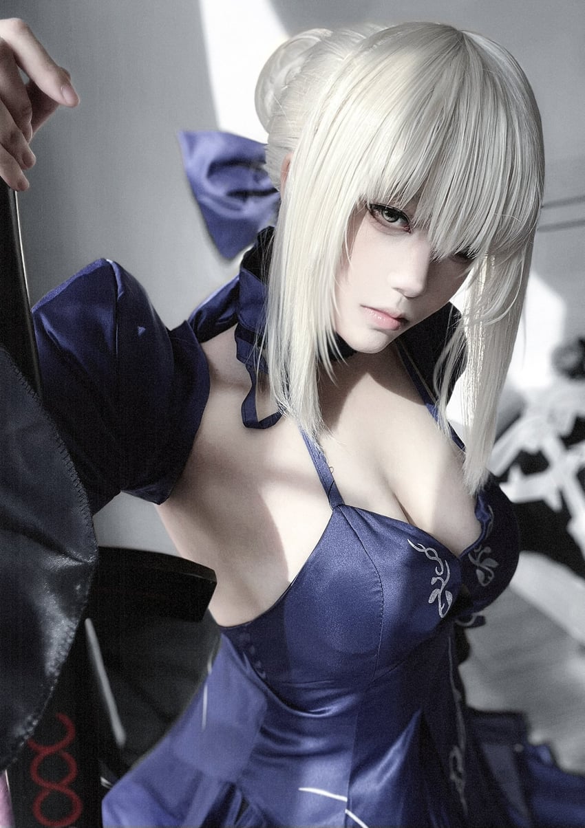 artoria pendragon and saber alter (fate and 2 more) by shirai_icaros