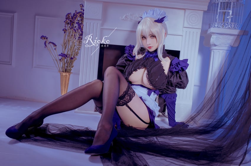 artoria pendragon (fate and 1 more) by roukourerezi