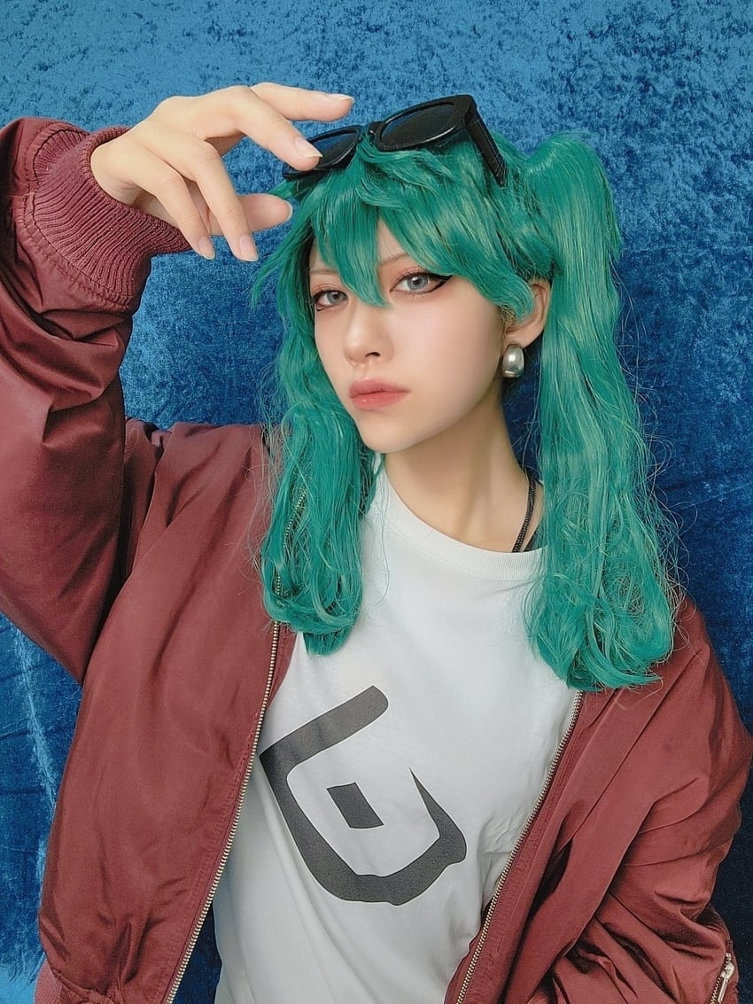 hatsune miku (vocaloid and 1 more) by ahsyokuyoku