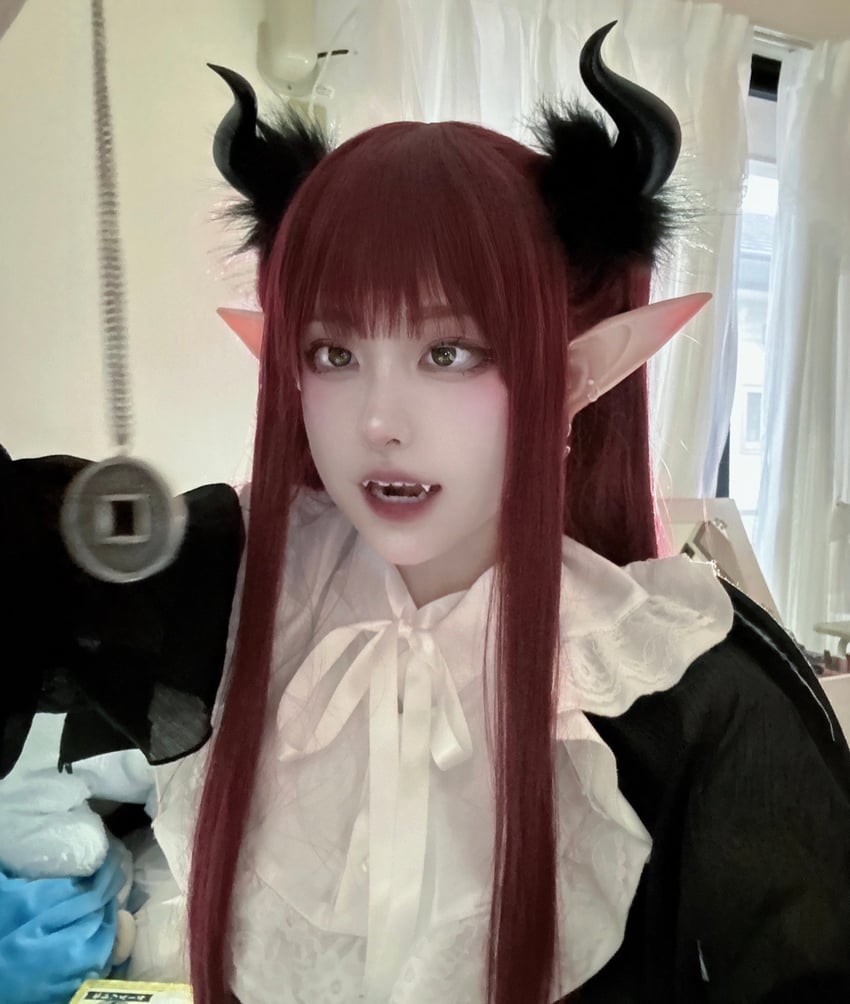 kitagawa marin and rizu-kyun (sono bisque doll wa koi wo suru) by usagisan_ne_jp