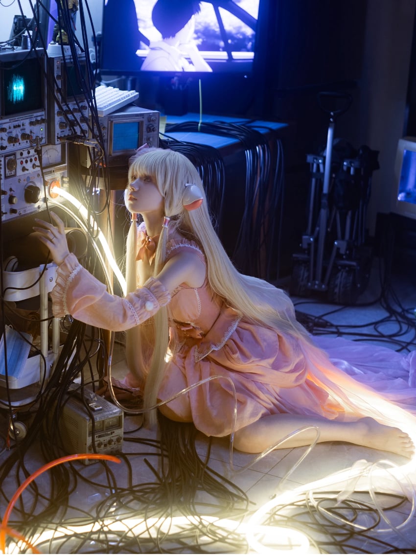 chii (chobits) by erer_miao_a and stouthammerlite_(photographer)