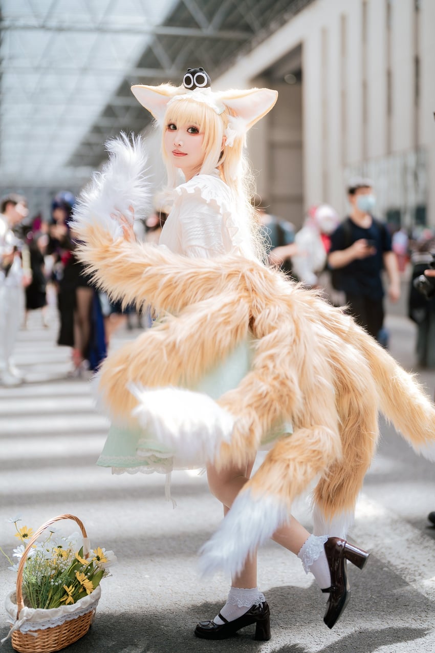 suzuran and heixiu (arknights and 1 more) by mianzelizer