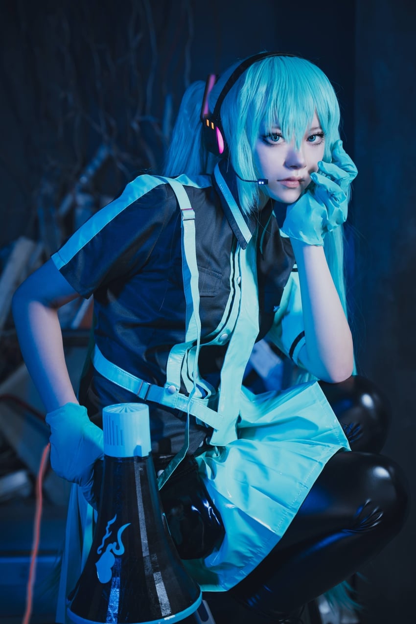 hatsune miku (vocaloid and 1 more) by ahsyokuyoku