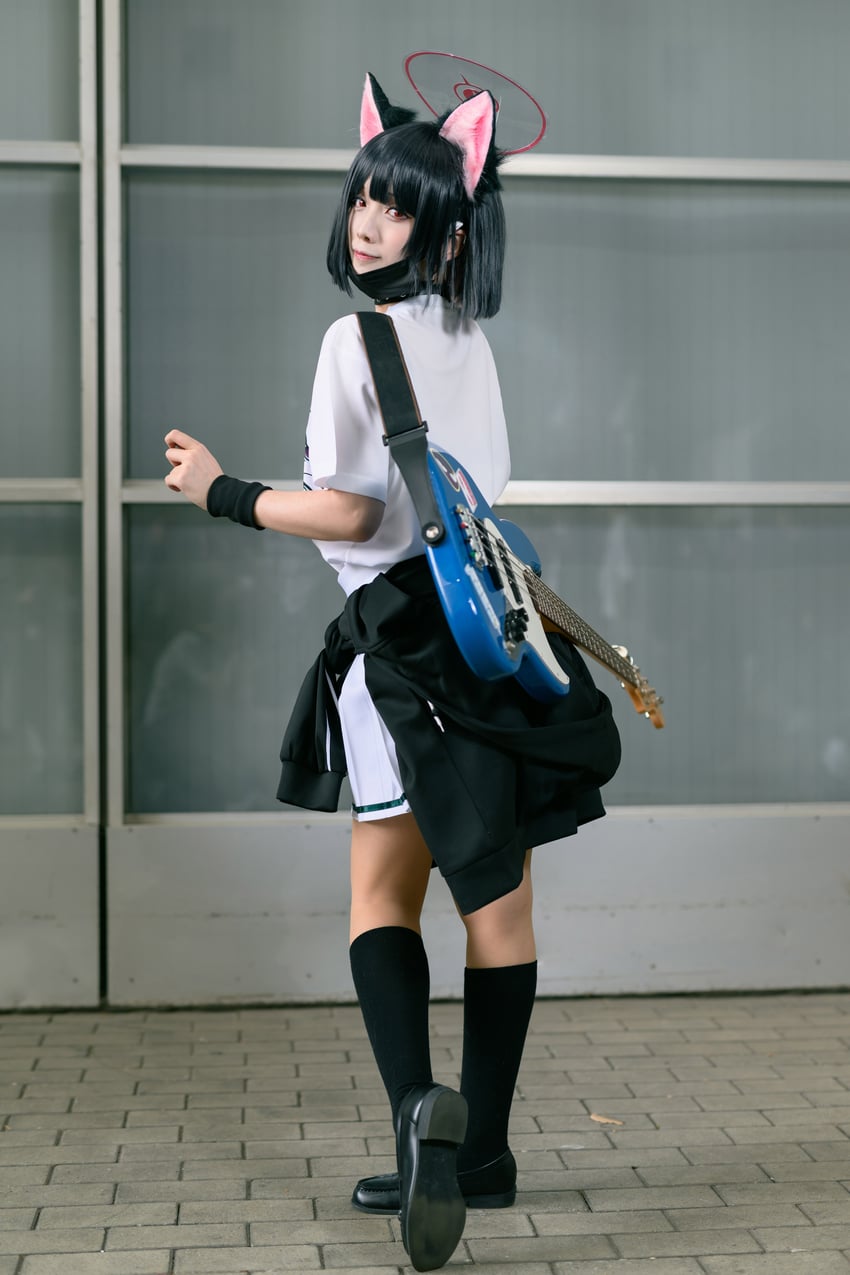 kazusa (blue archive) by kinoko_shion and litonagi_(photographer)