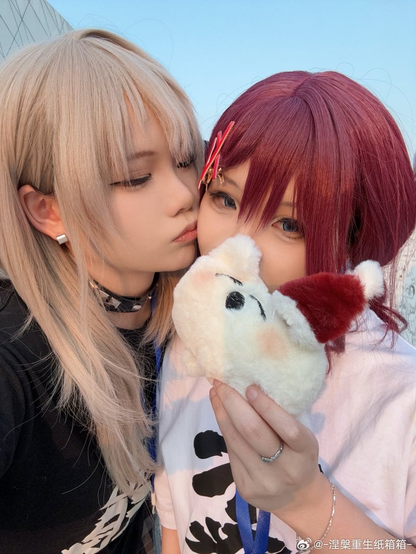 kawaragi momoka and iseri nina (girls band cry) by pingke_box