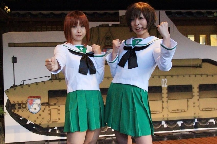 nishizumi maho and nishizumi miho (girls und panzer) by tunatanaka