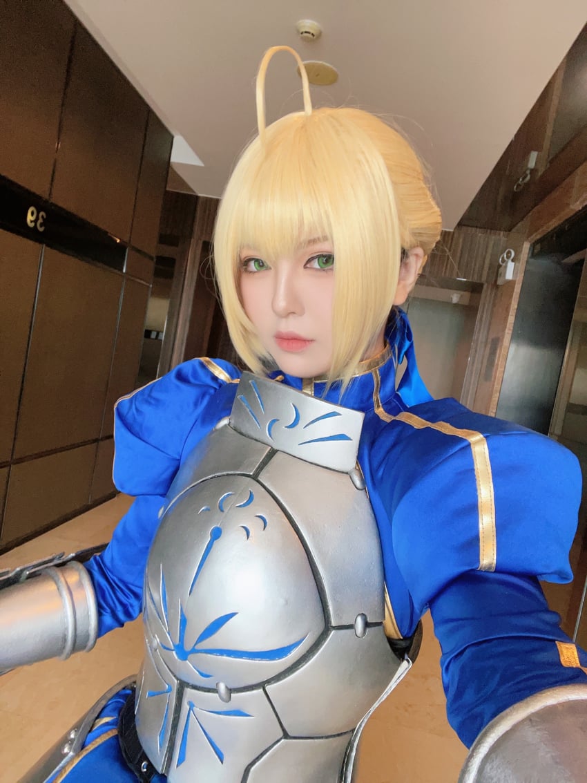 artoria pendragon and saber (fate and 1 more) by banbanko