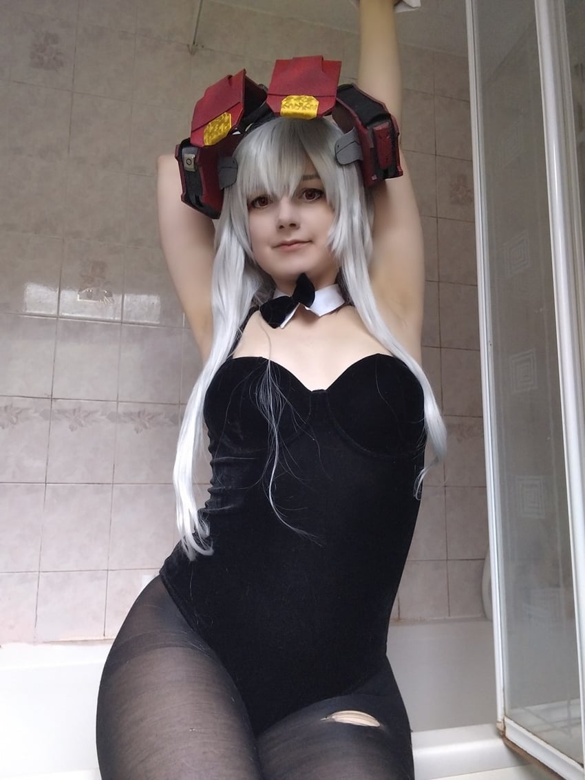 krolik (girls' frontline and 1 more) by dogonalogcosplay