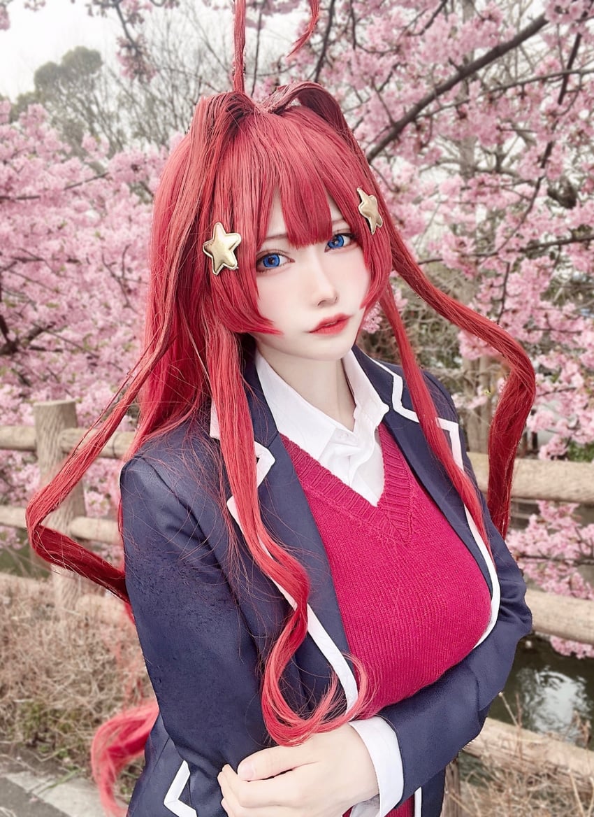 nakano itsuki (go-toubun no hanayome) by hinata_(xxxuxx_oxxo)