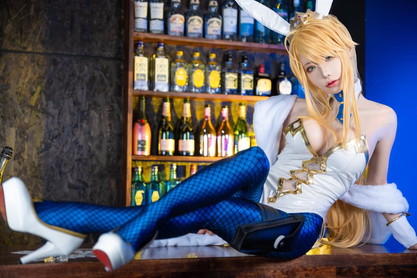 artoria pendragon (fate and 1 more) by noshinoxxx