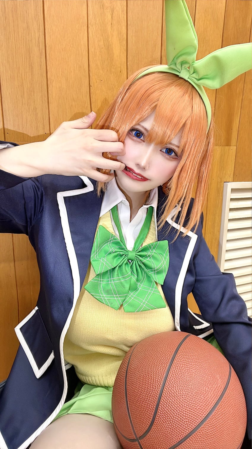 nakano yotsuba (go-toubun no hanayome) by hinata_(xxxuxx_oxxo)