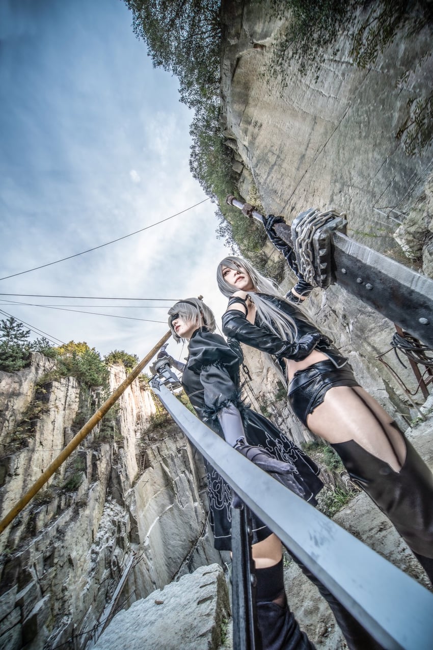 2b and a2 (nier and 1 more) by puutin_cos and tkxxxsacxx