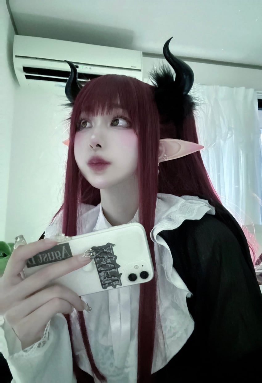 kitagawa marin and rizu-kyun (sono bisque doll wa koi wo suru) by usagisan_ne_jp