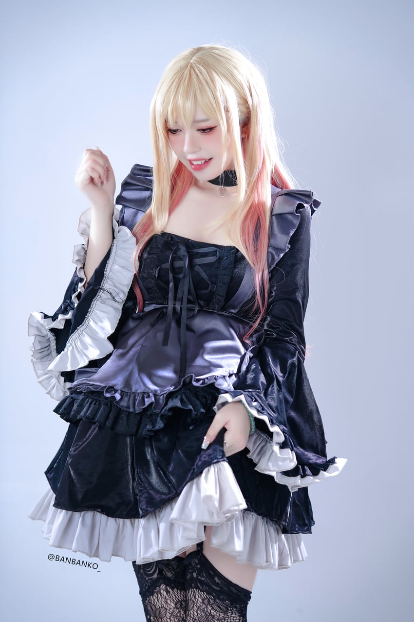 kitagawa marin and kuroe shizuku (sono bisque doll wa koi wo suru) by banbanko