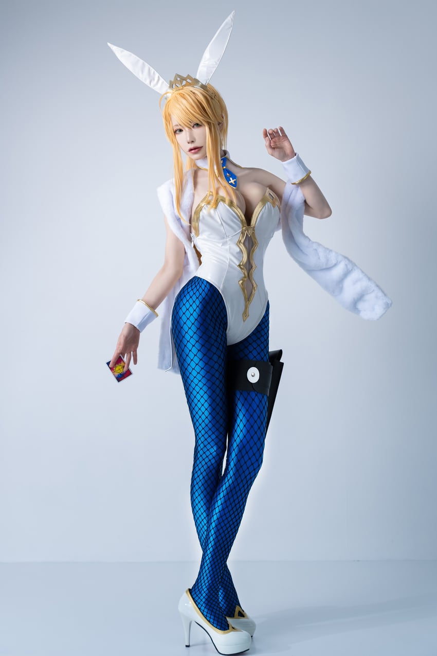 artoria pendragon (fate and 1 more) by noshinoxxx