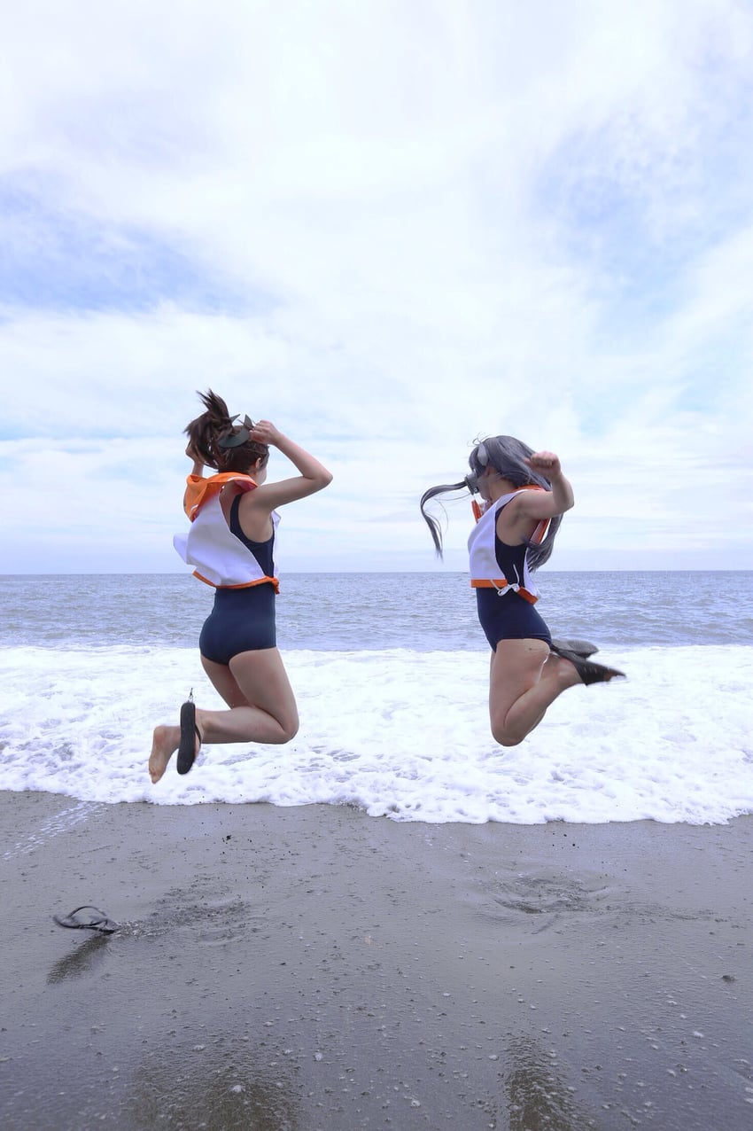 i-401 and i-400 (kantai collection) by shiba_(cosplayer) and tunatanaka