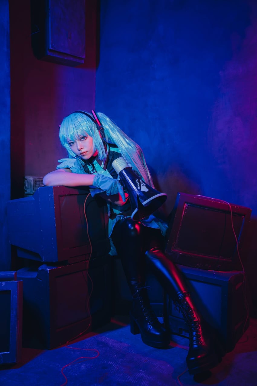 hatsune miku (vocaloid and 1 more) by ahsyokuyoku