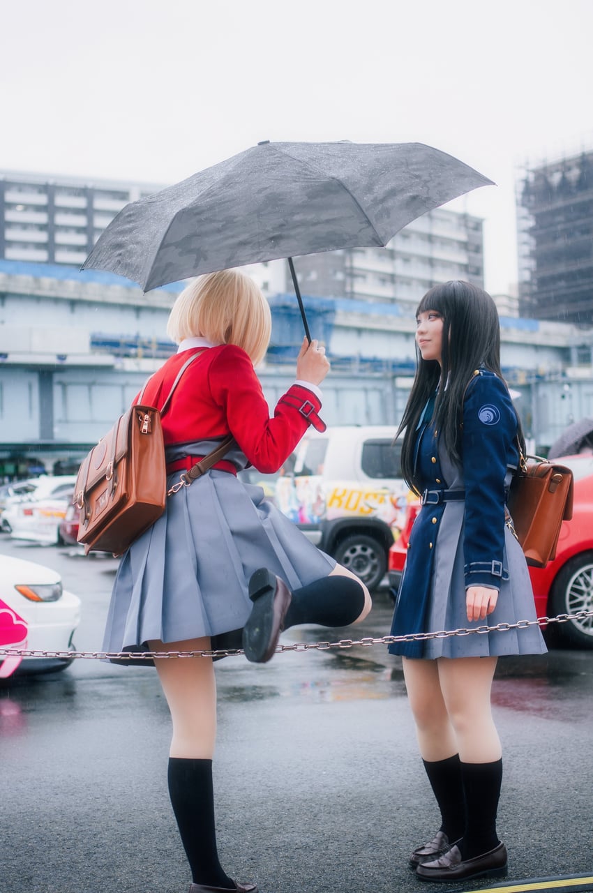 inoue takina and nishikigi chisato (lycoris recoil) by saki_miyo and sayaka_(cosplayer)