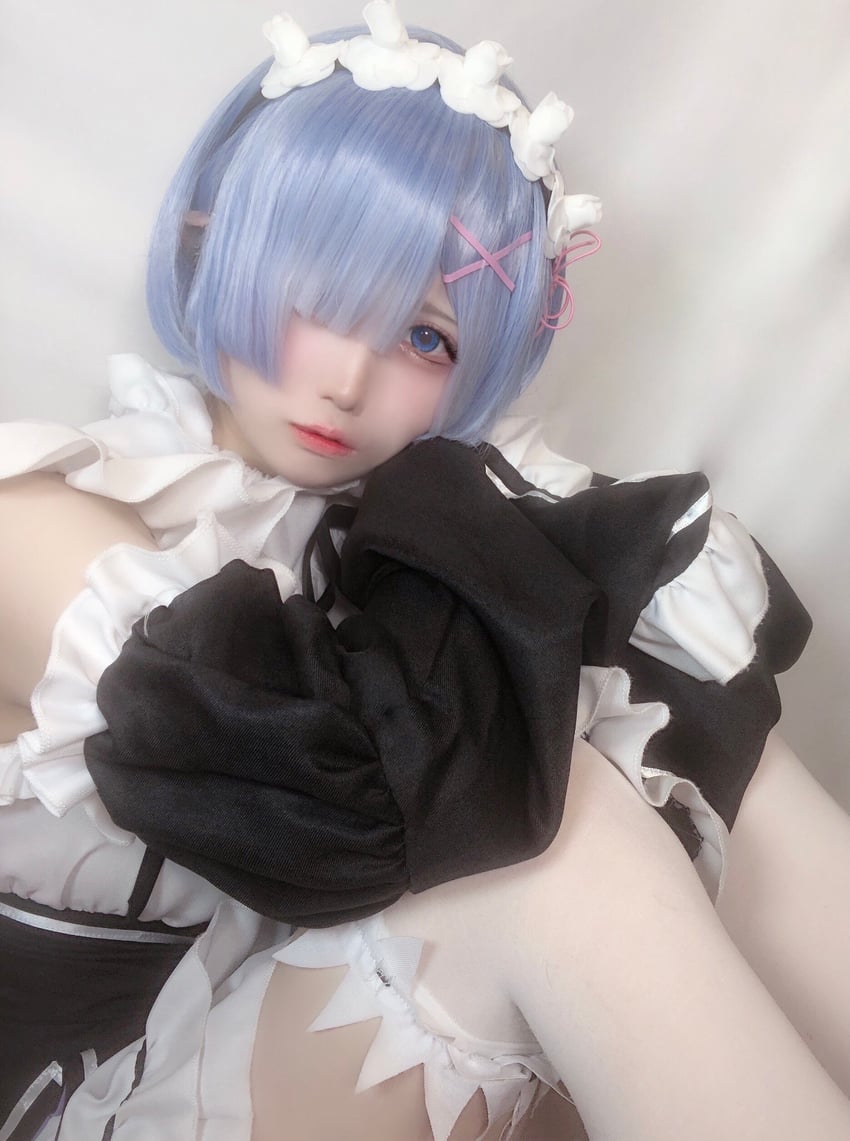 rem (re:zero kara hajimeru isekai seikatsu) by hinata_(xxxuxx_oxxo)
