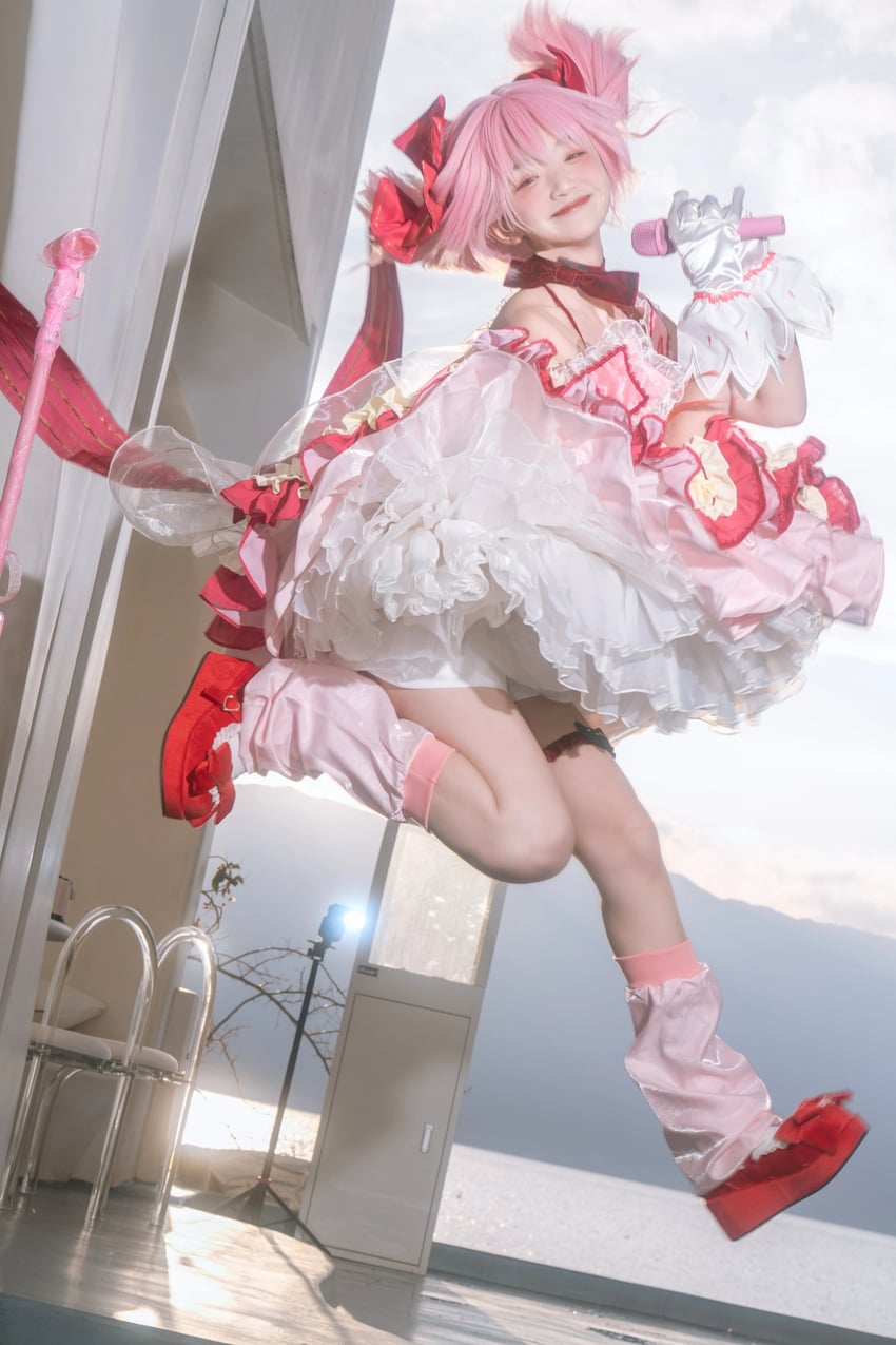 kaname madoka (mahou shoujo madoka magica) by lin_woqi_(photographer)