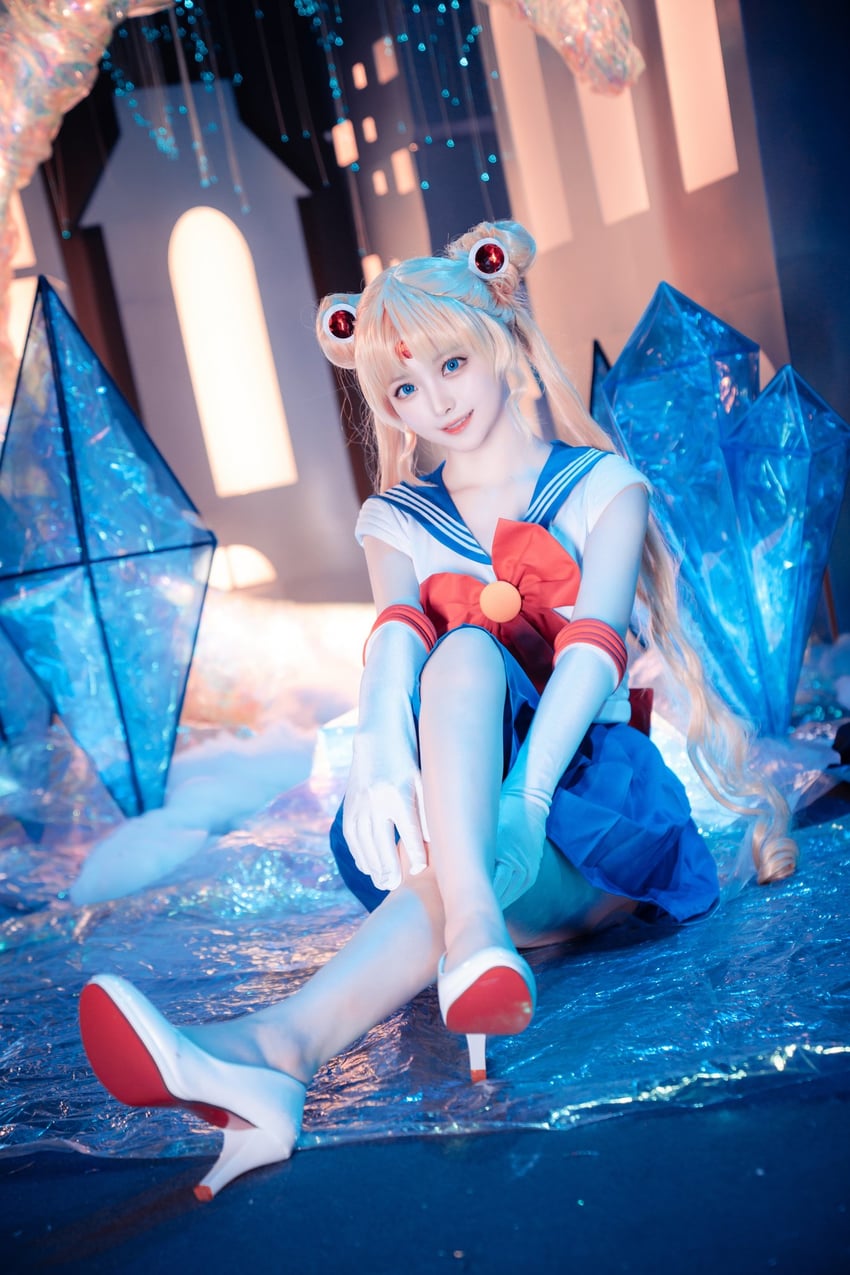tsukino usagi (bishoujo senshi sailor moon) by shirariri