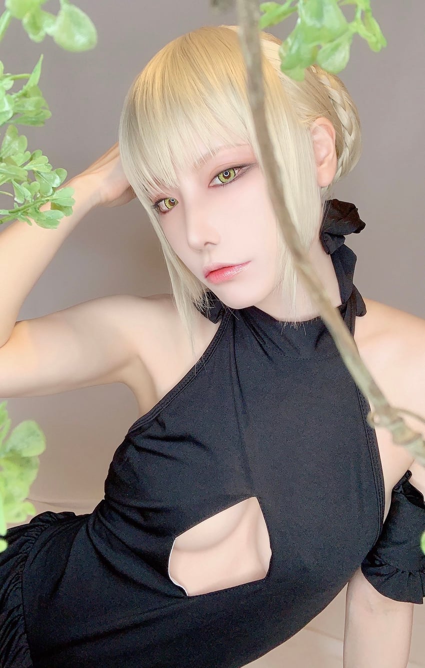 artoria pendragon and artoria pendragon alter (fate and 1 more) by noshinoxxx