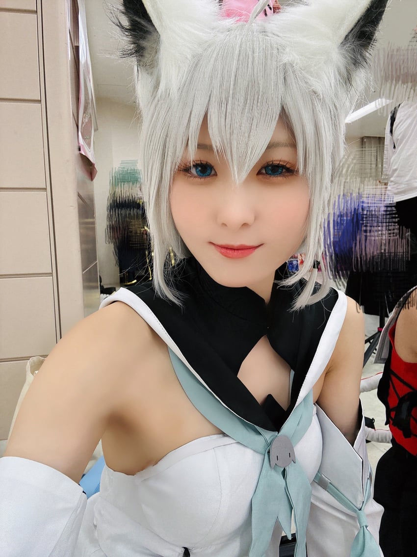 shirakami fubuki and ookami mio (hololive) by 28tenmu and aomura_(aomr_fre)