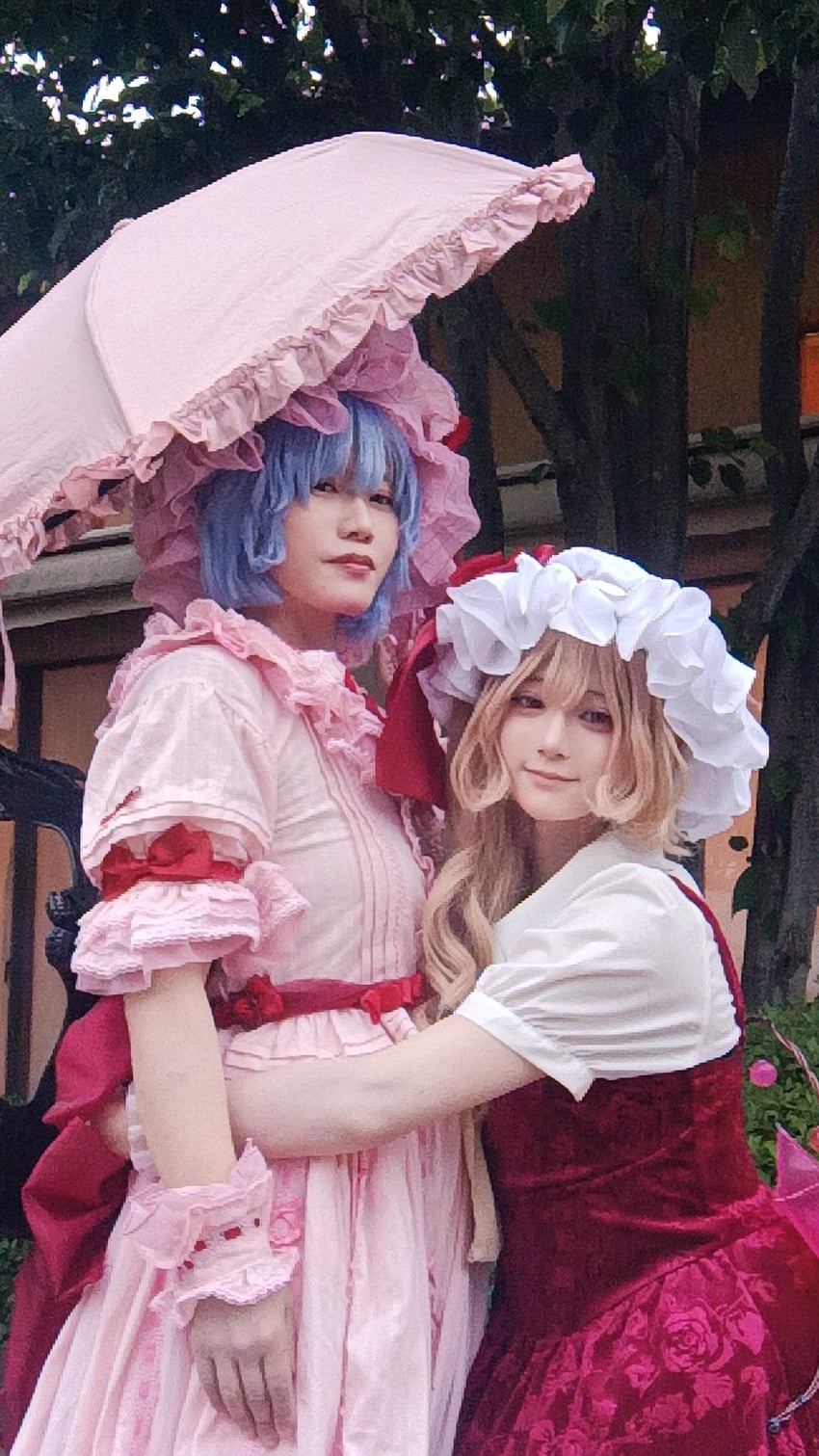 flandre scarlet and remilia scarlet (touhou) by mon23moncos and yume02375171090