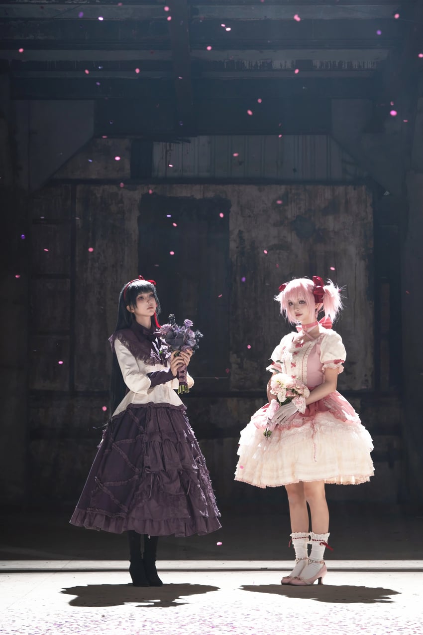 kaname madoka and akemi homura (mahou shoujo madoka magica) by shi_hui_lang