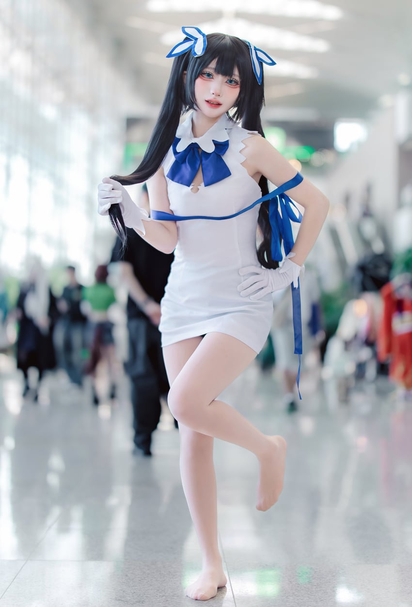 hestia (dungeon ni deai wo motomeru no wa machigatteiru darou ka) by azin