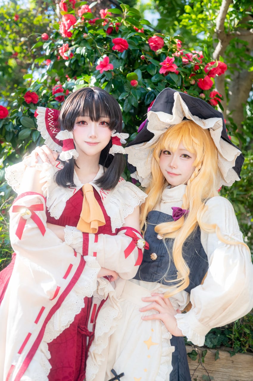 hakurei reimu and kirisame marisa (touhou) by izuruarus_(photographer), nakonoue03, and nocomof