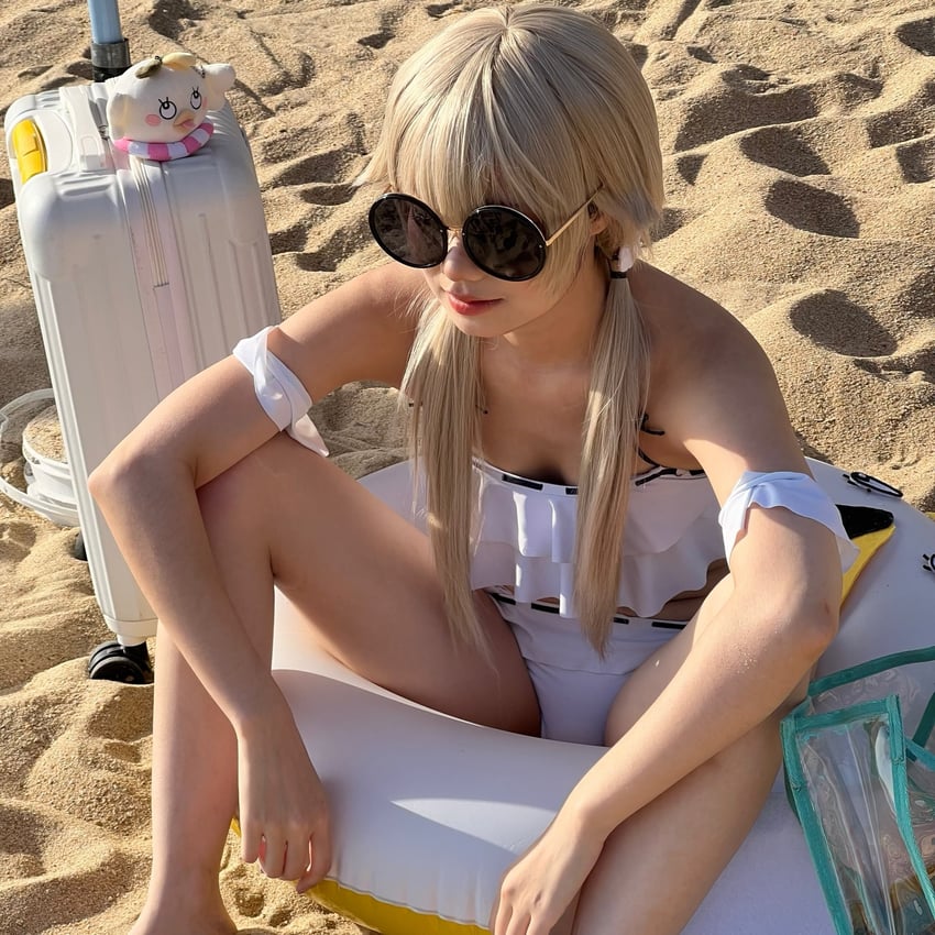 hifumi and peroro (blue archive) by yantao_youniao