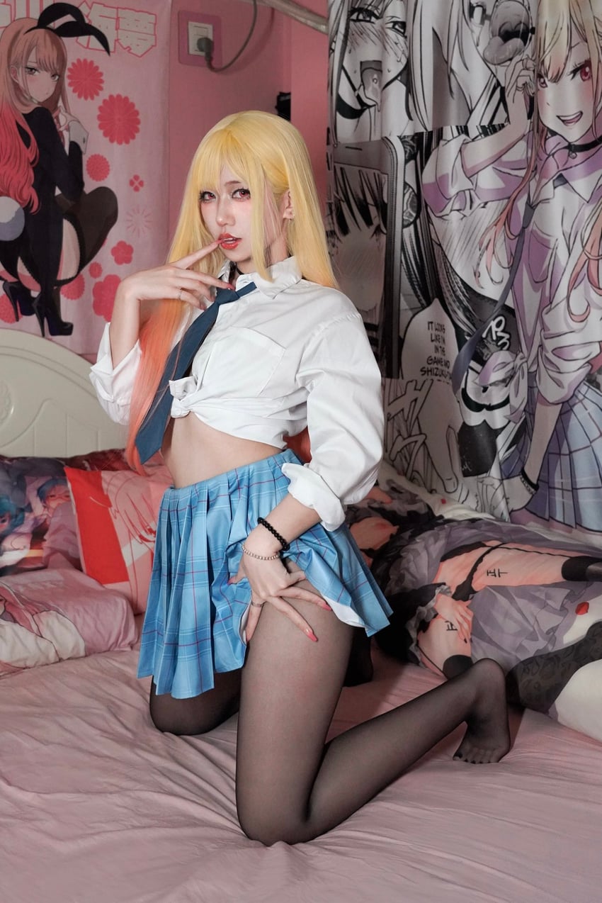 kitagawa marin (sono bisque doll wa koi wo suru) by diewalkure