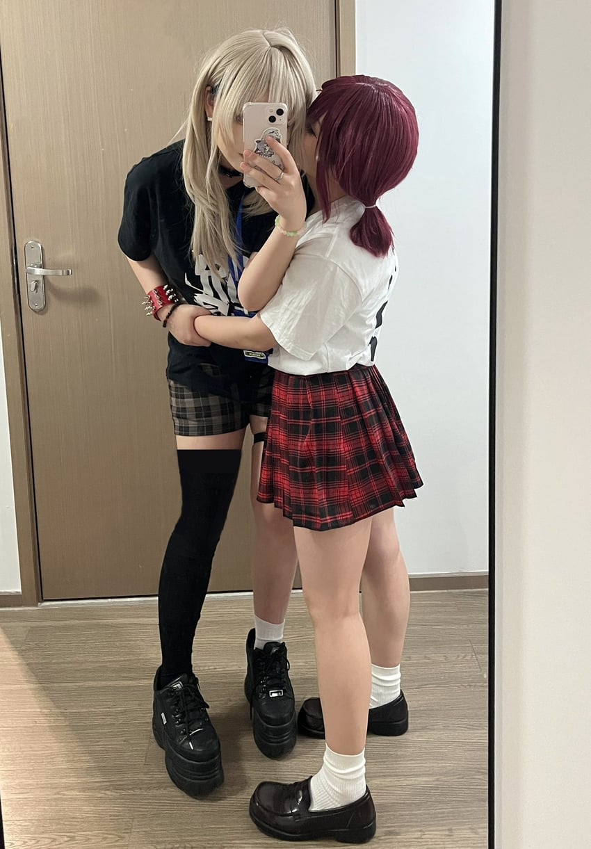 kawaragi momoka and iseri nina (girls band cry) by pingke_box