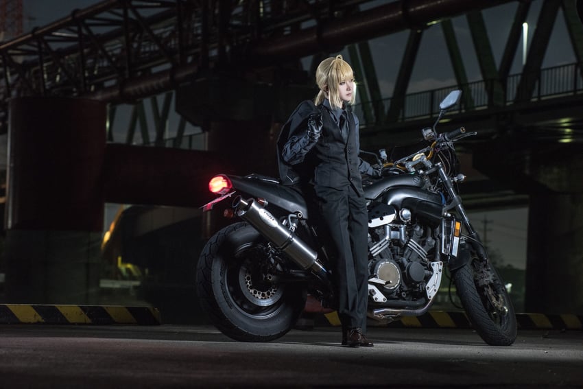 artoria pendragon and saber (fate and 1 more) by natsuki_pcos