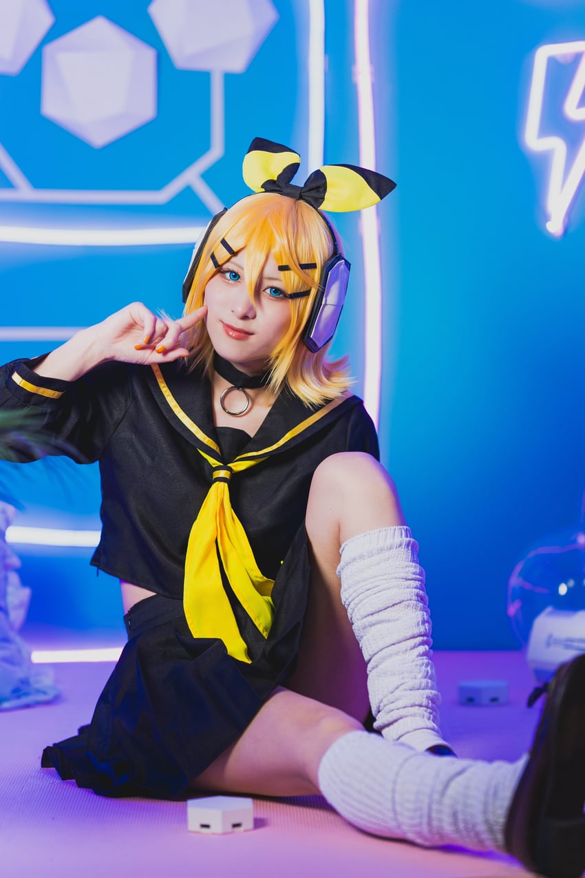 kagamine rin (vocaloid and 1 more) by aomura_(aomr_fre)